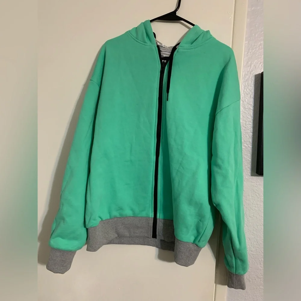 NWOT Limited Edition Chrome Hoodie designed by Jeremy Scott, Size Small - Picture 6 of 6